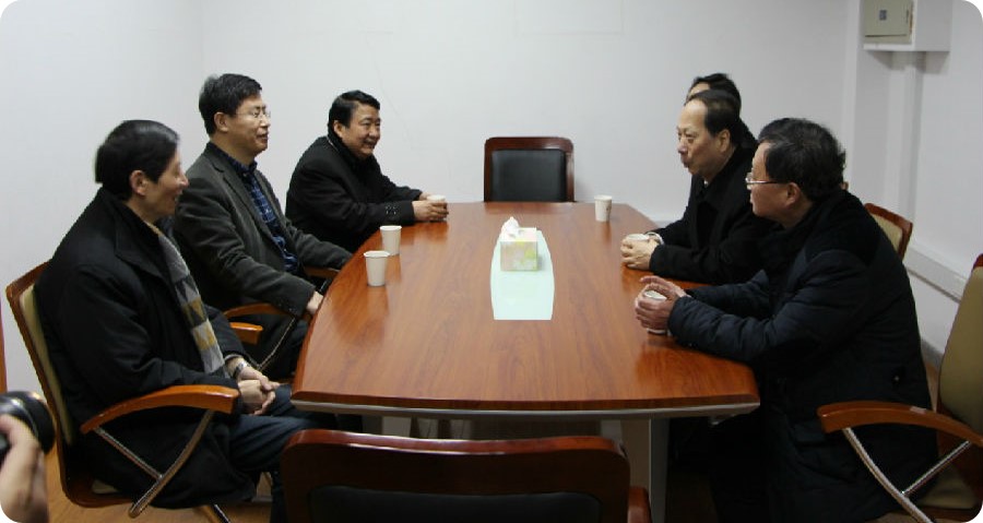 石泰峰参观.jpg